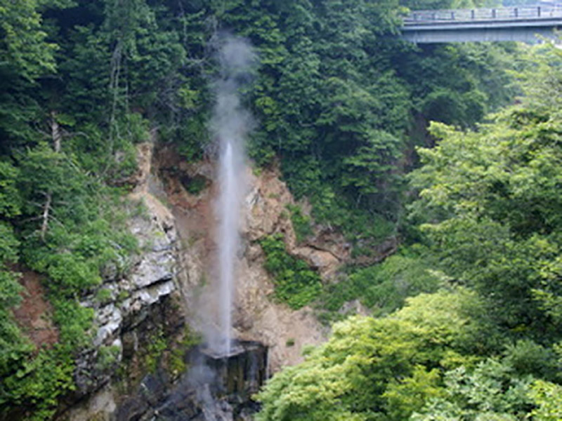 카와마타 온천 간헐천