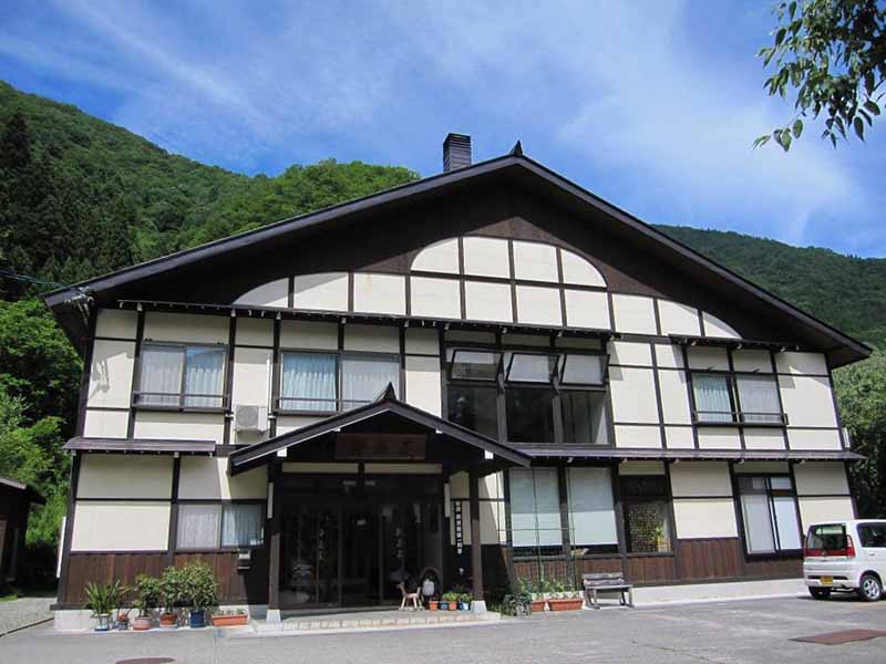 후쿠치 온천 수이센소