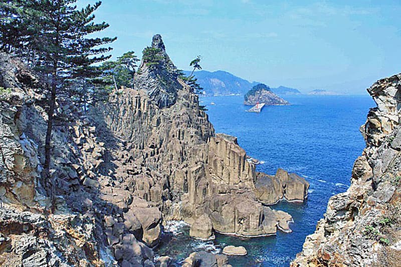 요로이 바위・카부토 바위