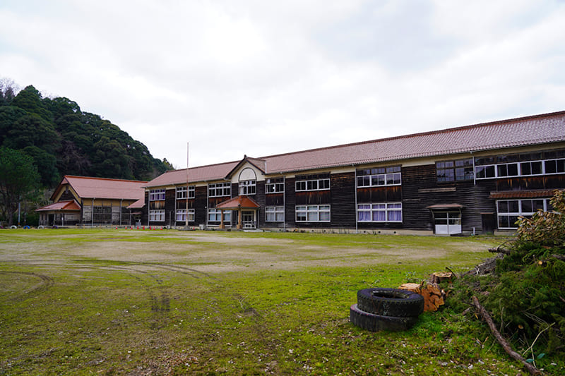 旧跡市小学校前