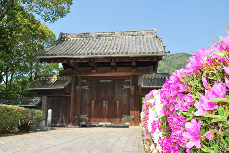 旧山口藩庁門