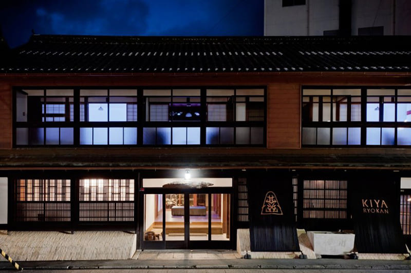 木屋旅館