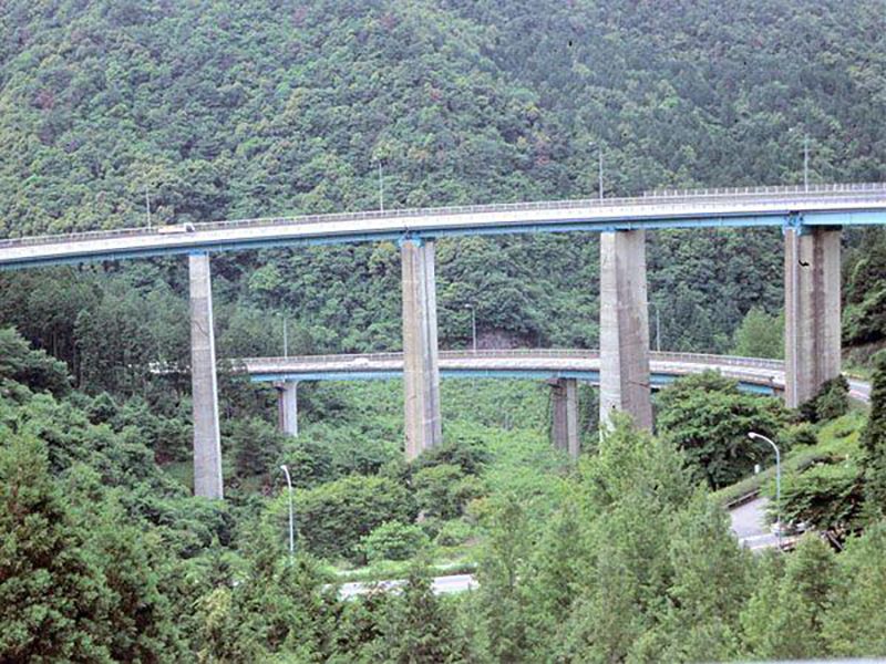 寧静ループ橋