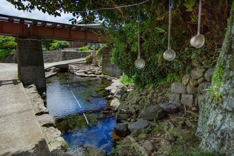 寺坂水源