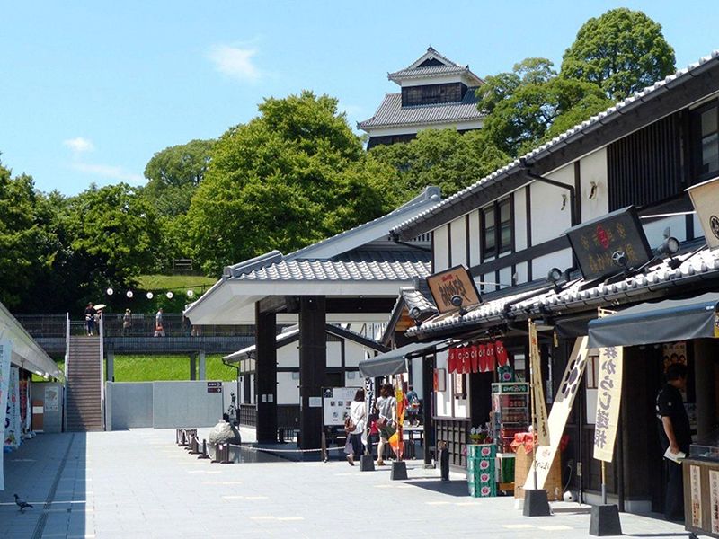 桜の馬場城彩苑
