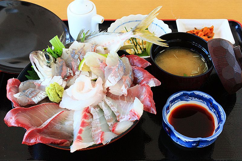 あまべの郷 関あじ関さば館