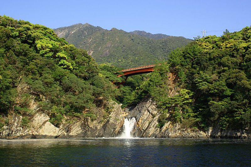 トローキの滝